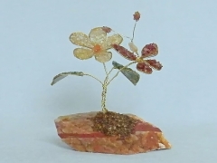 Schmetterling mit Blume (± 9 cm) mit Jaspis und Bergkristall